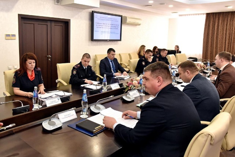 Офицер Росгвардии принял участие в заседании межведомственной комиссии города Барнаула