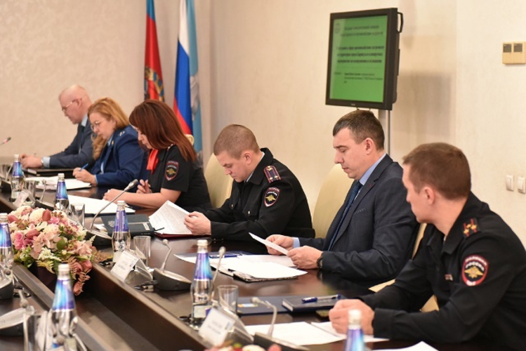 Офицер Росгвардии принял участие в заседании межведомственной комиссии города Барнаула