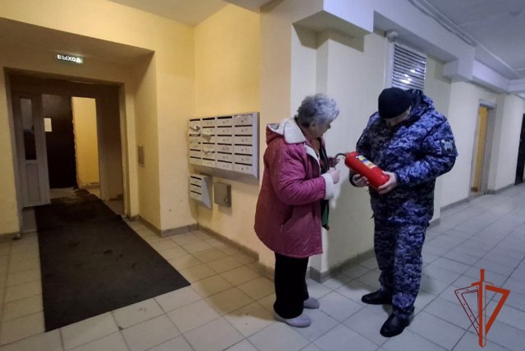 Росгвардия и МЧС провели масштабные учения по тушению пожара в высотке