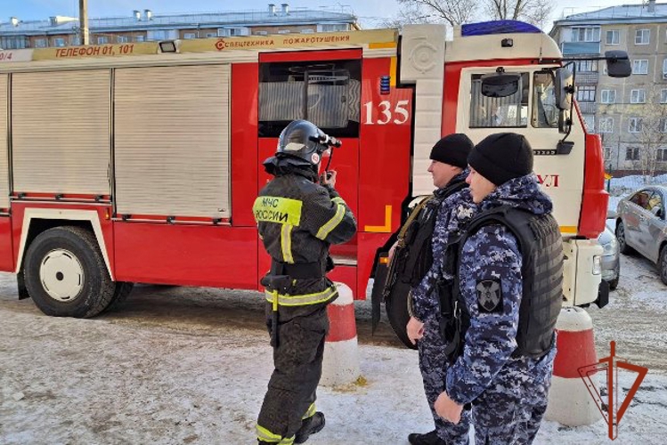 Росгвардия и МЧС провели масштабные учения по тушению пожара в высотке