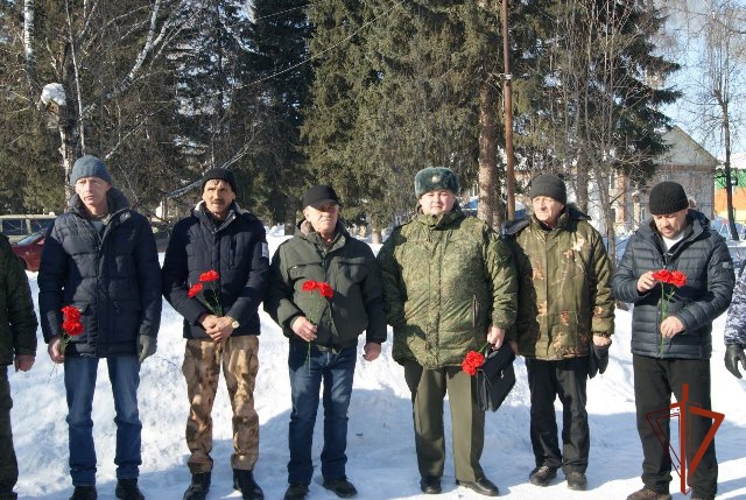 Алтайская Росгвардия почтила подвиг воинов-интернационалистов