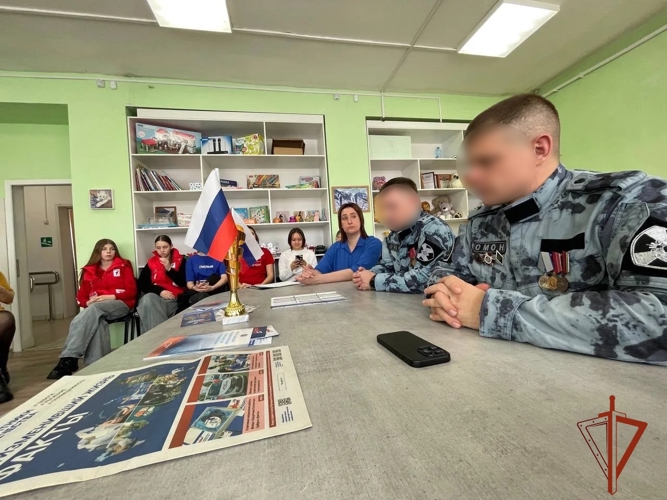 Росгвардейцы провели «Урок мужества» в Советской СОШ 