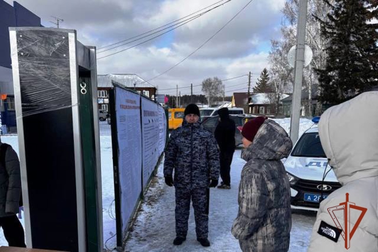 Алтайская Росгвардия обеспечивает безопасность на сельской олимпиаде в Троицком районе