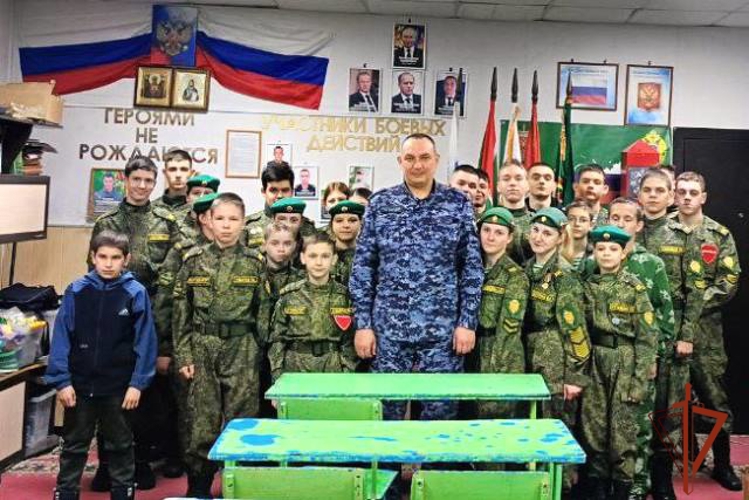 Региональная Росгвардия провела урок мужества в Алтайском районе