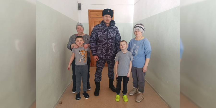 Росгвардеец из Алтайского края не прошел мимо чужой беды (Видео)