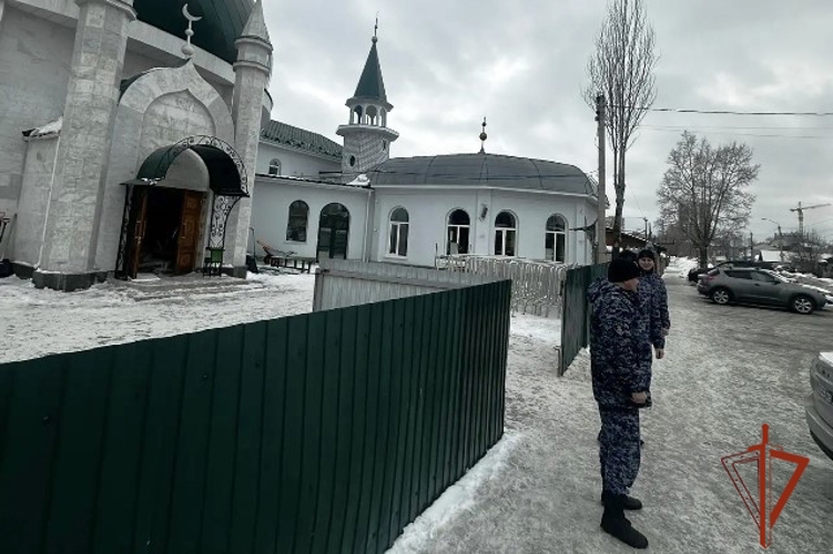 Сотрудники Росгвардии обеспечили порядок при проведении праздника Ураза-Байрам