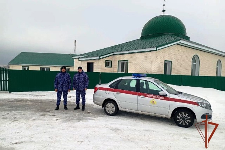 Сотрудники Росгвардии обеспечили порядок при проведении праздника Ураза-Байрам