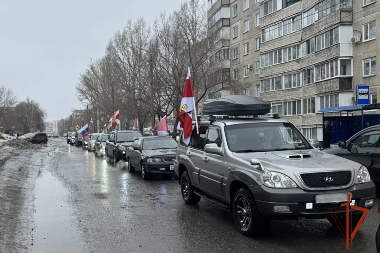 Сотрудники алтайской Росгвардии почтили память героев в автопробеге, посвященном юбилею ведомства