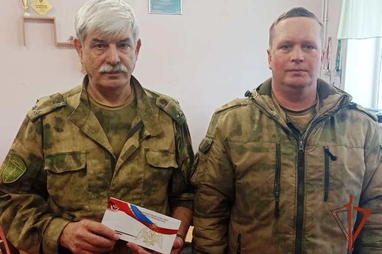 В Бийске прошли мероприятия в рамках празднования 10-летия со дня образования Росгвардии и 215-летия войск правопорядка