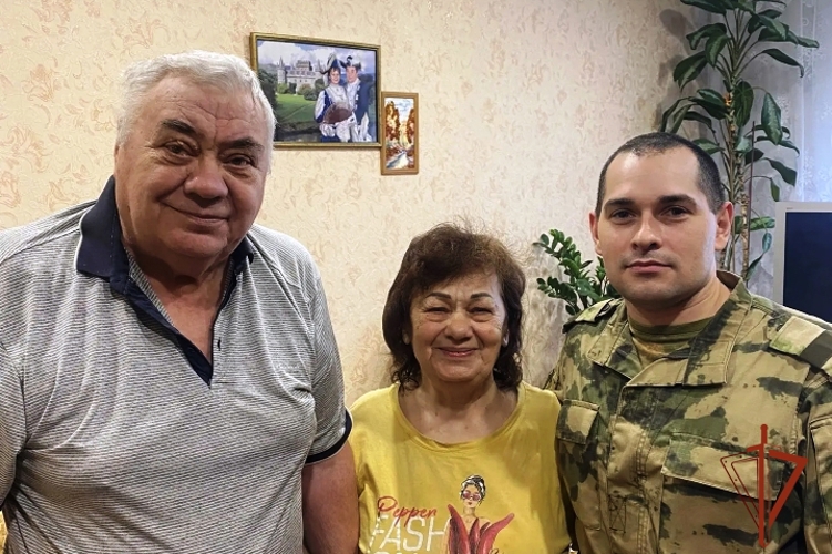 В Бийске прошли мероприятия в рамках празднования 10-летия со дня образования Росгвардии и 215-летия войск правопорядка