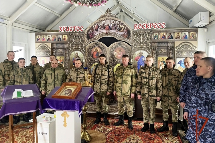 В Бийске прошли мероприятия в рамках празднования 10-летия со дня образования Росгвардии и 215-летия войск правопорядка