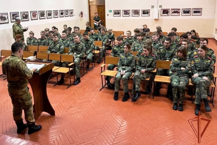 В бийском полку Росгвардии состоялись памятные мероприятия, посвященные юбилею ведомства