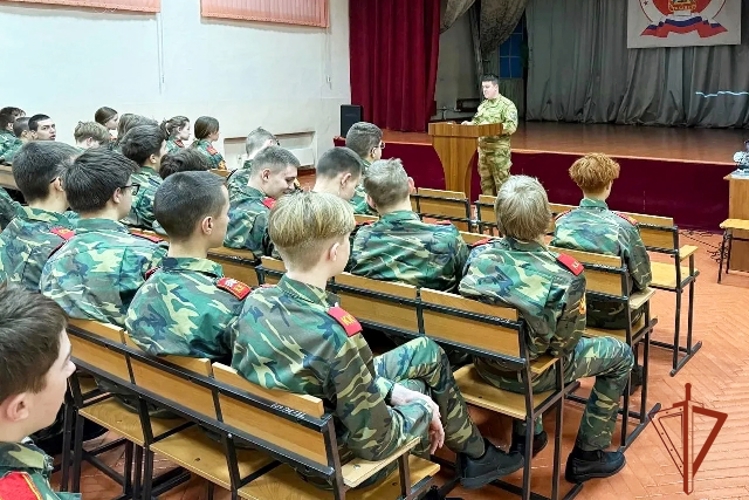 В бийском полку Росгвардии состоялись памятные мероприятия, посвященные юбилею ведомства