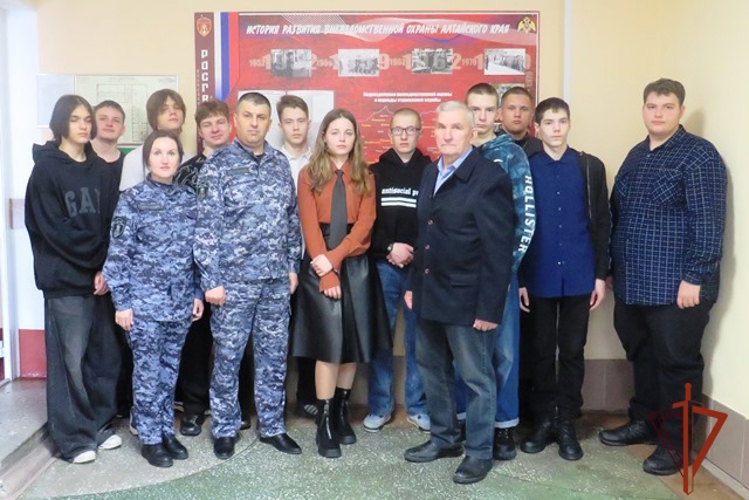 В Алтайском Управлении вневедомственной охраны прошел День открытых дверей