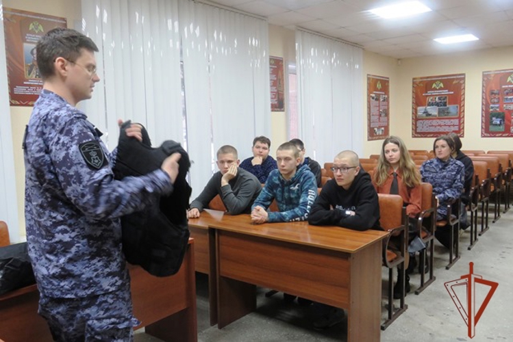 В Алтайском Управлении вневедомственной охраны прошел День открытых дверей