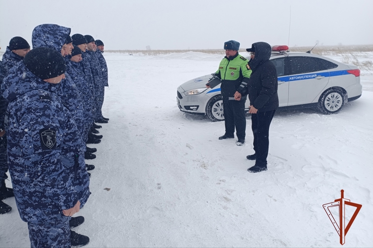 Росгвардейцы Алтайского края оттачивает навыки контраварийного вождения
