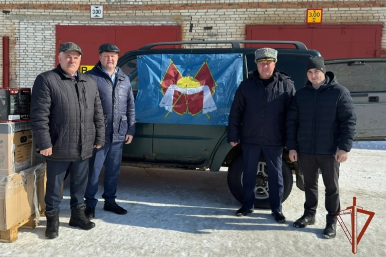 Начальник региональной Росгвардии принял участие в отправке гуманитарного груза 