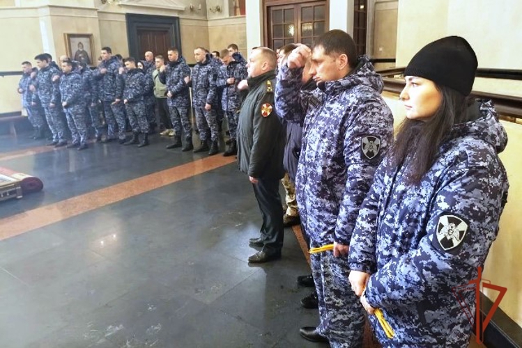 10-летие Росгвардии в Барнауле отметили молебном в Храме Святителя Дмитрия Ростовского