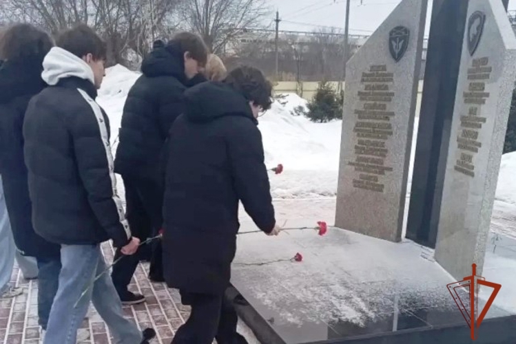 Открытые двери мужества: ОМОН «Алтай» встречает будущее