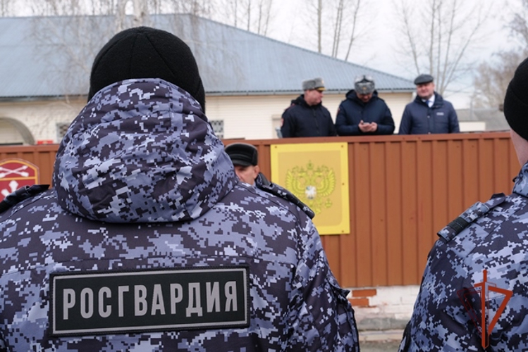 В Алтайском крае, накануне юбилея ведомства, росгвардейцы присягнули на верность Родине 