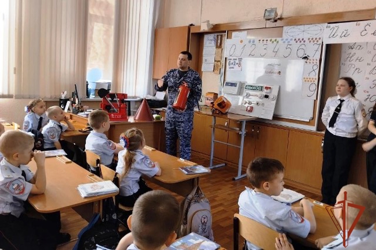 Алтайская Росгвардия провела урок пожарной безопасности