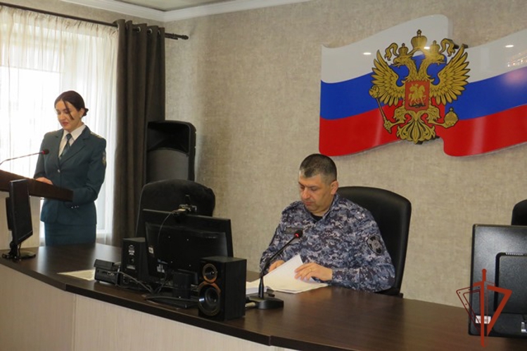 В Алтайском крае налоговики провели семинар для росгвардейцев 