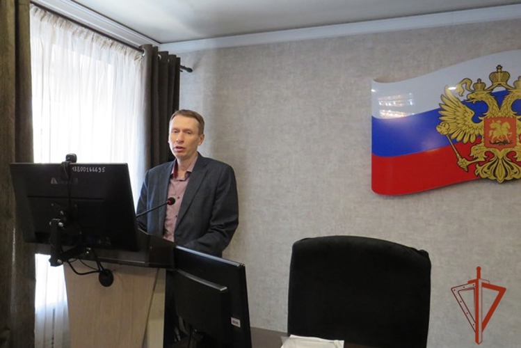 В Алтайском крае налоговики провели семинар для росгвардейцев 