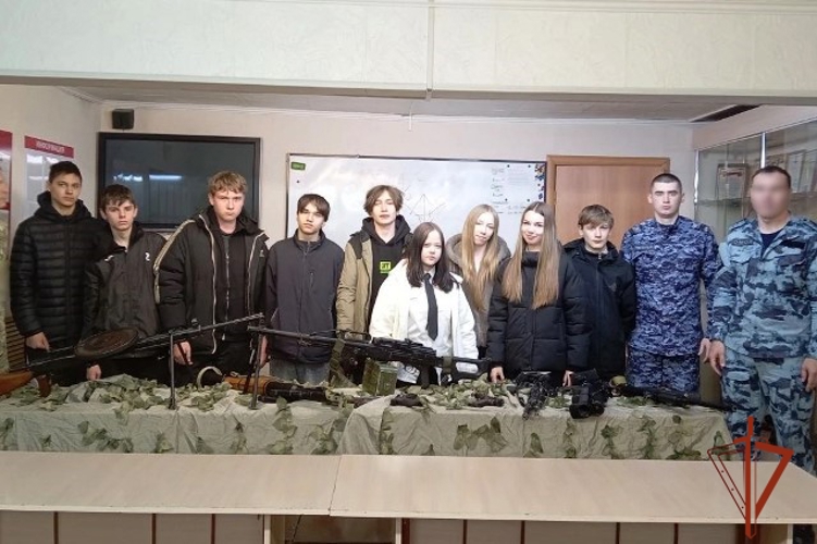 Алтайская Росгвардия провела День открытых дверей, посвященный юбилею ведомства