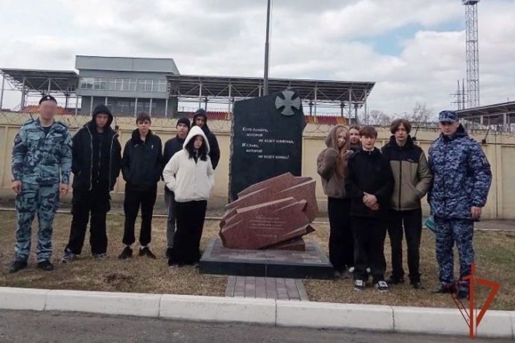 Алтайская Росгвардия провела День открытых дверей, посвященный юбилею ведомства