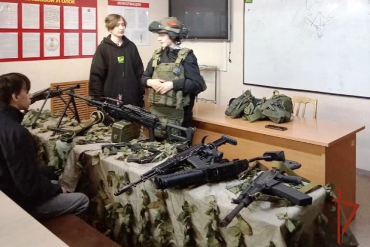 Алтайская Росгвардия провела День открытых дверей, посвященный юбилею ведомства