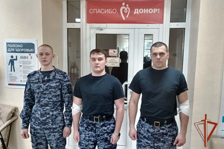Алтайские росгвардейцы стали донорами