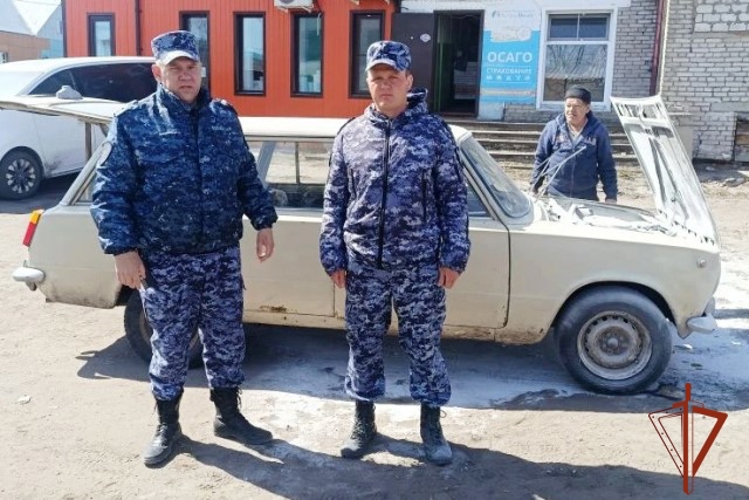 Сотрудники алтайской Росгвардии предотвратили пожар
