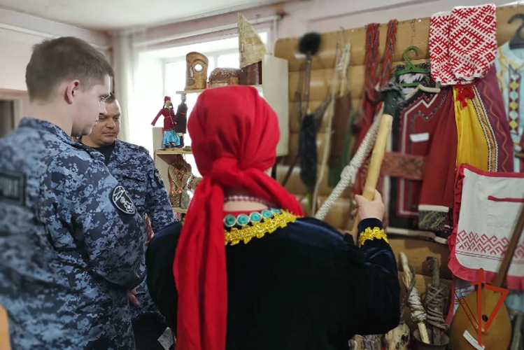 Алтайская Росгвардия познакомилась с традициями коренных народов