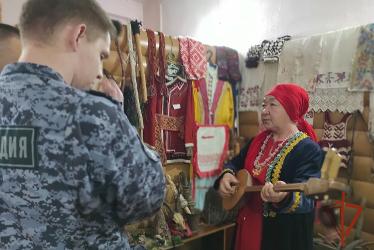 Алтайская Росгвардия познакомилась с традициями коренных народов