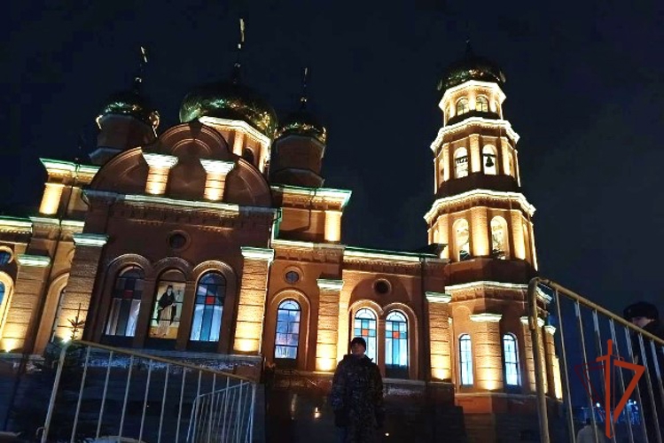 Росгвардия Алтайского края обеспечила безопасность верующих в Пасхальную ночь