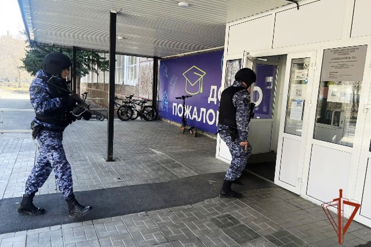 Сотрудники алтайской Росгвардии приняли участие во всероссийских учениях