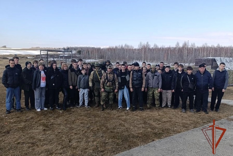 Учащиеся осваивают основы безопасности на полигоне алтайской Росгвардии