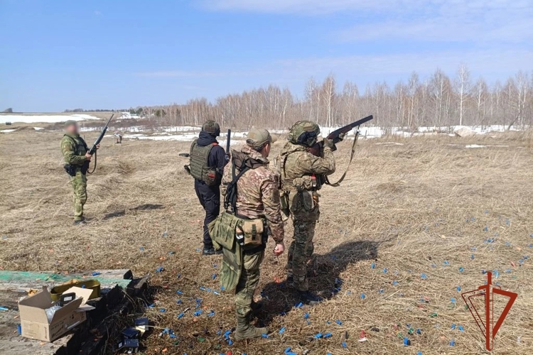 Учащиеся осваивают основы безопасности на полигоне алтайской Росгвардии