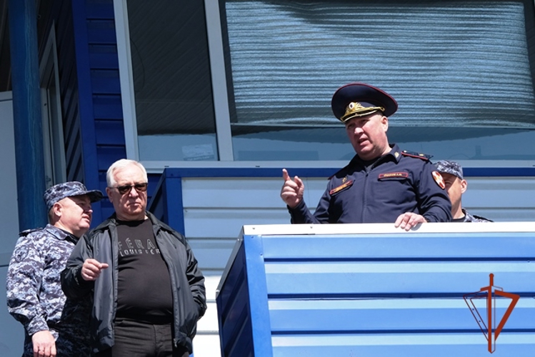 Алтайской Росгвардией организована совместная тренировка с полицией и сотрудниками ЧОП