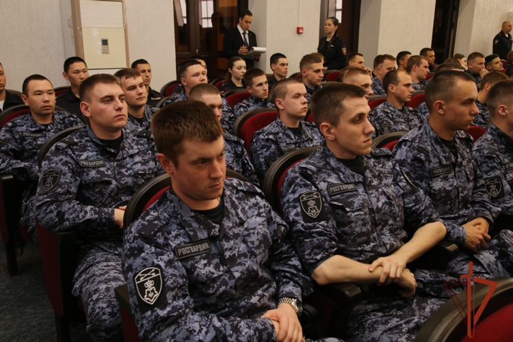 Военкор прочитал лекцию для силовиков Алтайского края
