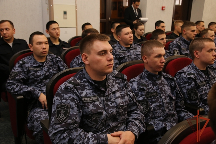 Военкор прочитал лекцию для силовиков Алтайского края