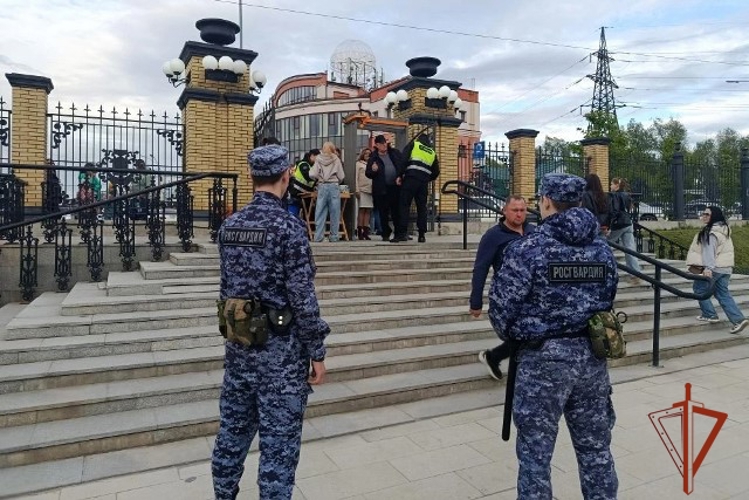Росгвардейцы Алтайского края обеспечили безопасность «Ночи музеев»