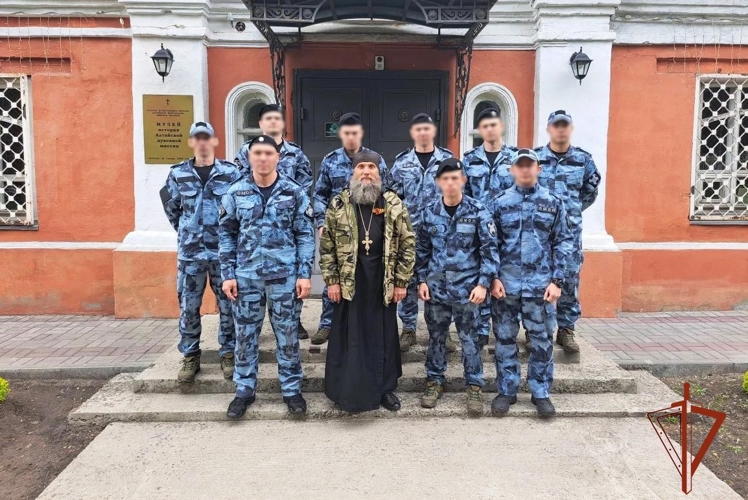 Сотрудники бийского ОМОН прикоснулись к истории православия на Алтае