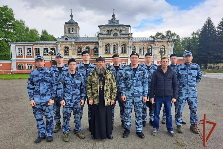 Сотрудники бийского ОМОН прикоснулись к истории православия на Алтае