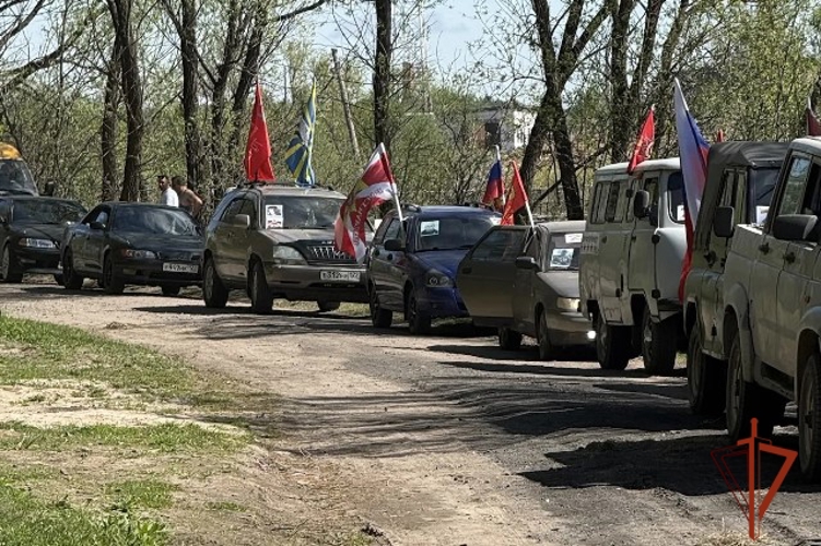 Сотрудники Росгвардии почтили память героев автопробегом 
