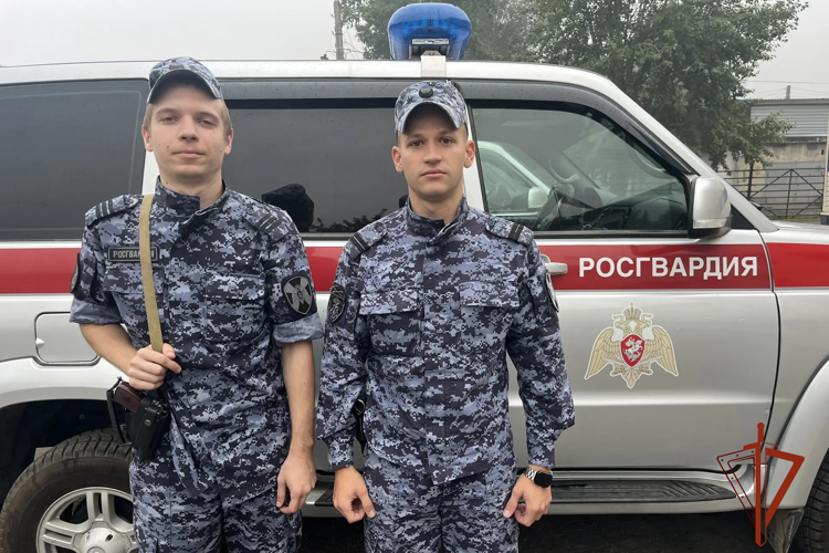 В Бийске сотрудники Росгвардии за полчаса нашли двух потерявшихся девочек