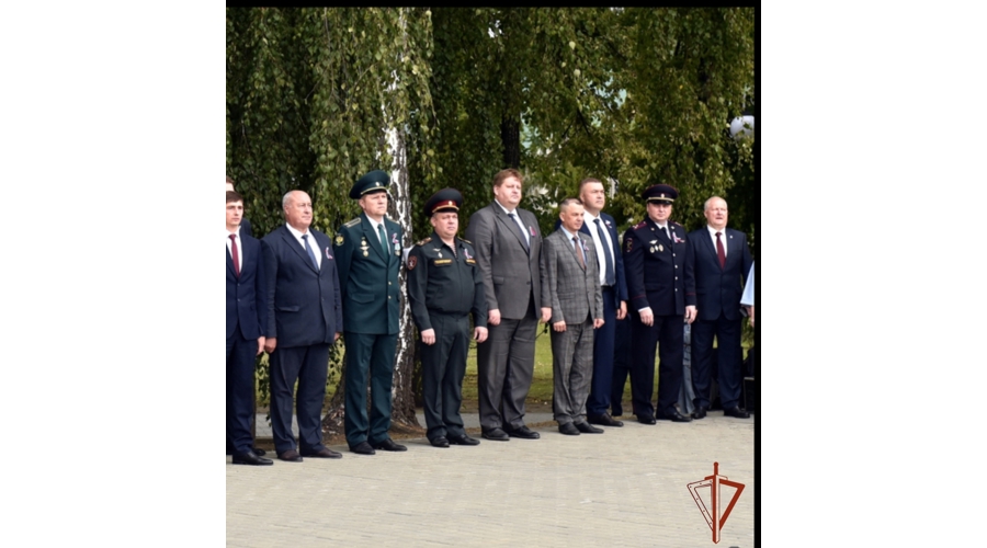 РОСГВАРДЕЙЦЫ ПРИНЯЛИ УЧАСТИЕ В ТОРЖЕСТВЕННОМ ПОДНЯТИИ  ГОСУДАРСТВЕННОГО ФЛАГА РОССИЙСКОЙ ФЕДЕРАЦИИ