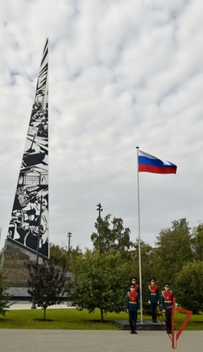 РОСГВАРДЕЙЦЫ ПРИНЯЛИ УЧАСТИЕ В ТОРЖЕСТВЕННОМ ПОДНЯТИИ  ГОСУДАРСТВЕННОГО ФЛАГА РОССИЙСКОЙ ФЕДЕРАЦИИ