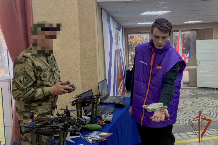 Ветераны Росгвардии организовали выставку на слете патриотических объединений в Алтайском крае