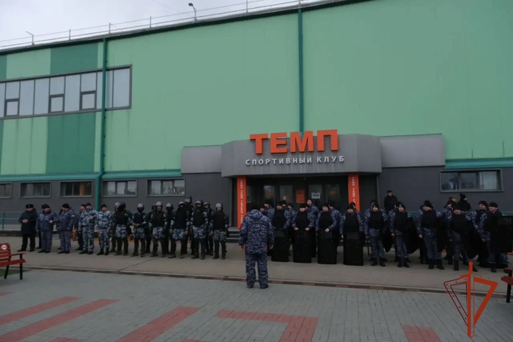 Росгвардия провела межведомственную тренировку по обеспечению безопасности на крупном спортивном объекте Барнаула